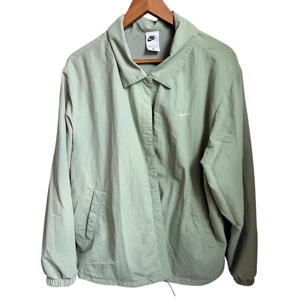 Nike essential coaches jacket jade horizon/ light green size large